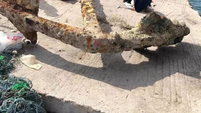 Çanakkale’de Balıkçıların Ağına 3 Tonluk Dev Çapa Takıldı!