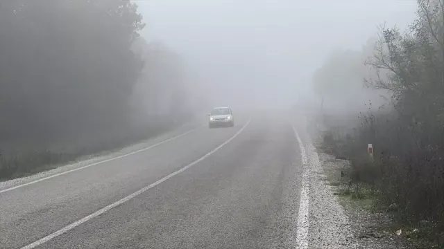 Kazdağları’nda Sis Trafiği Olumsuz Etkiliyor