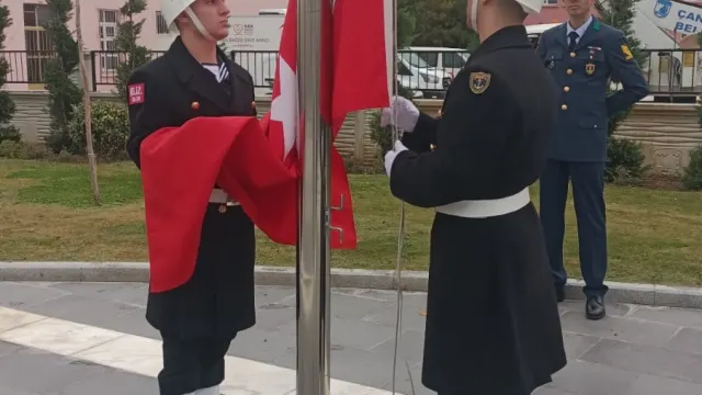 Çanakkale’de 10 Kasım Atatürk’ü Anma Töreni Duygusal Anlara Sahne Oldu