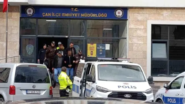 Çan’da Çalınan Araç Edremit’te Bulundu: 2 Şüpheli Tutuklandı