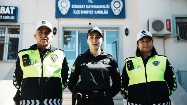 Çanakkale’de Örnek Aile: Polis Çift ve Kızları Aynı İlçede Görev Yapıyor