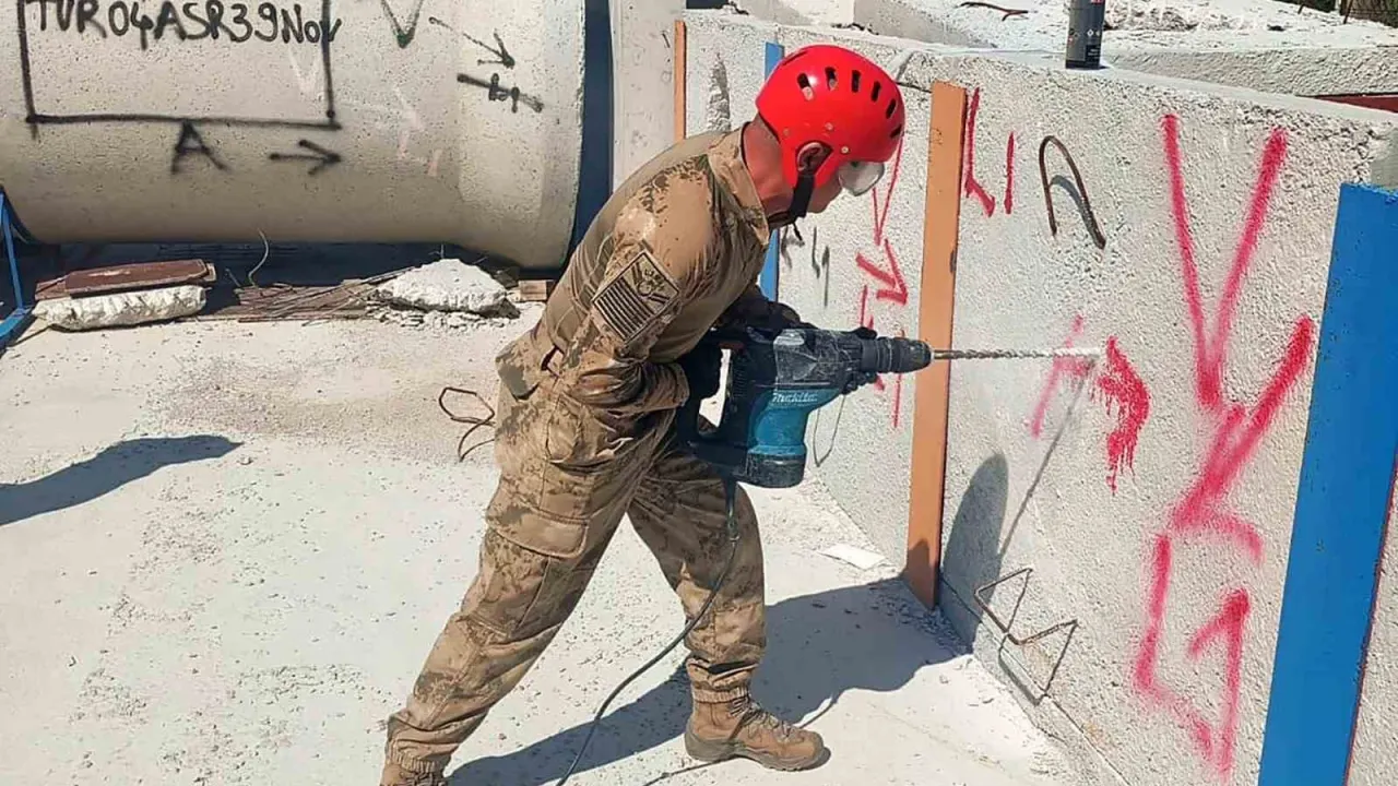 Çanakkale AFAD’dan Askeri Personele Enkazda Arama Kurtarma Eğitimi