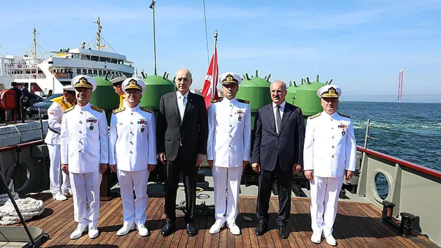 Nusret Mayın Gemisi ile Tarihi Boğaz Geçişi Gerçekleştirildi